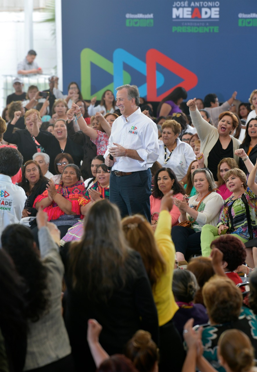 Exige Meade a López Obrador cumplir su palabra y entregar los departamentos